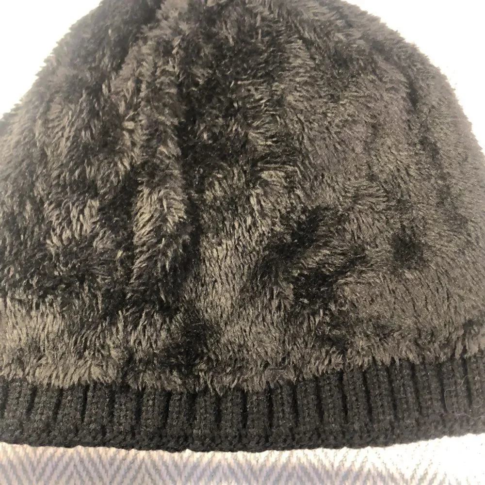BLACK WINTER faux fur lined winter hat and gaiter Excellent Used Condition
